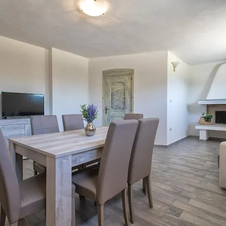 Appartamento Tergu Apartmán
